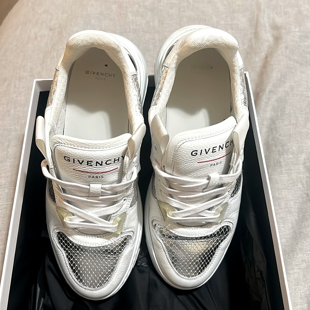 Givenchy Sneakers